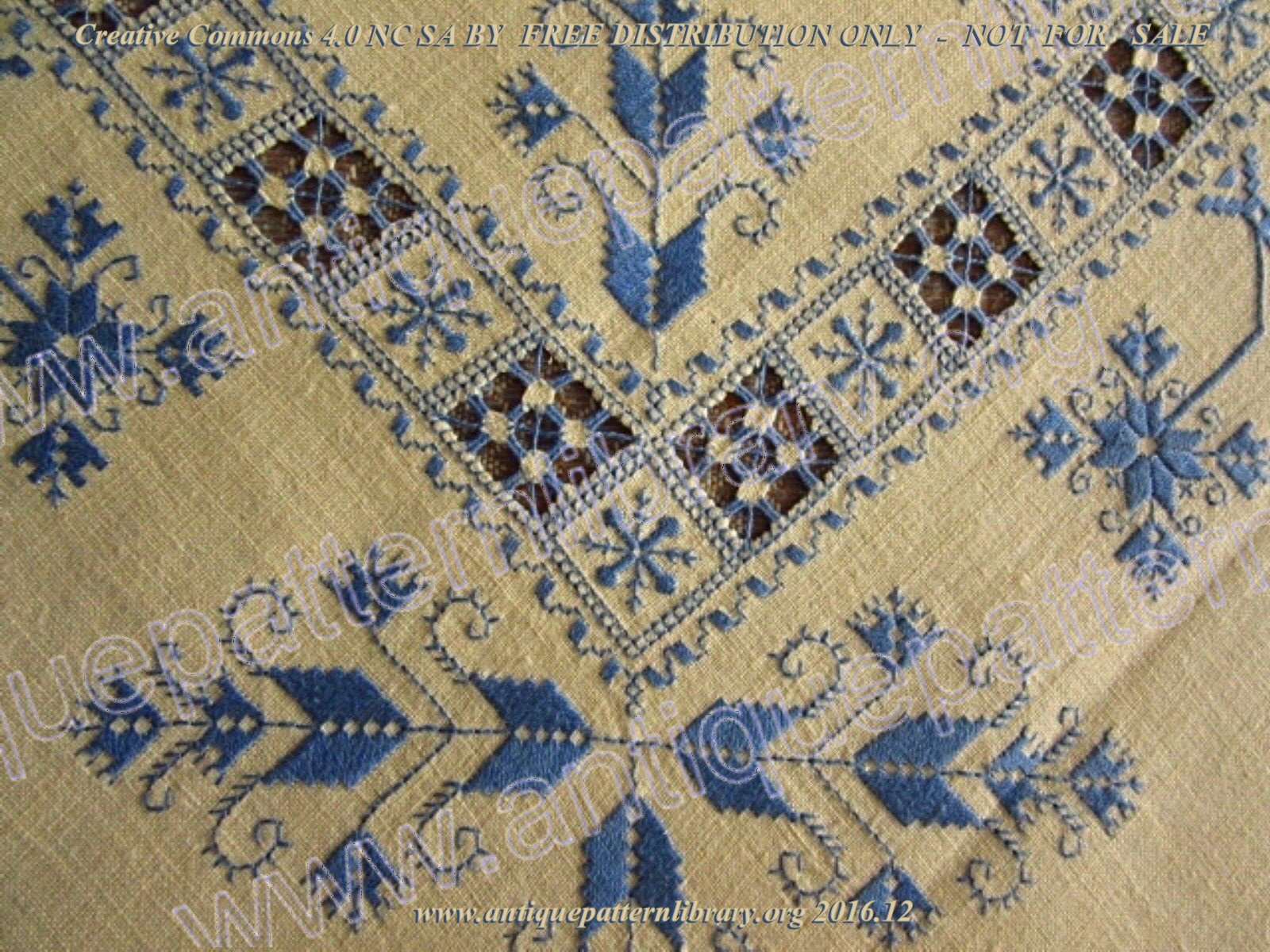 F-LU001 Table linen embroidered in blue with punto antico 